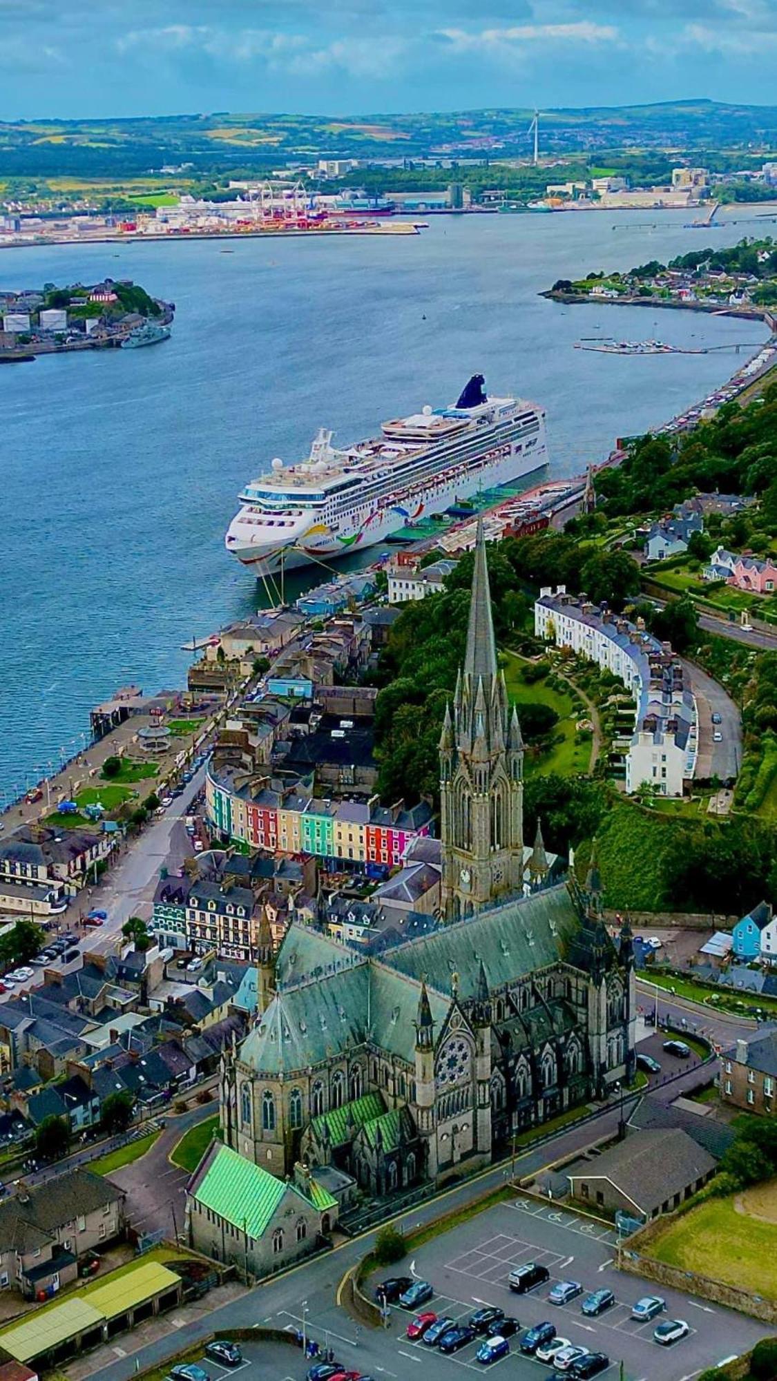 Sea View Flat Cobh Apartment Luaran gambar